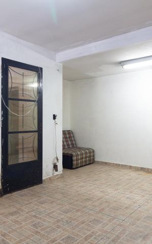 Casa à venda com 160m², 3 quartos e 2 vagasSala - Piso Térreo
