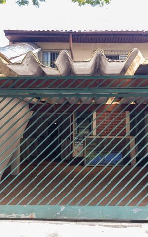 Casa à venda com 160m², 3 quartos e 2 vagasFachada