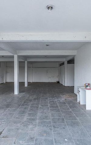 Casa à venda com 420m², 3 quartos e 8 vagasÁrea de Serviço