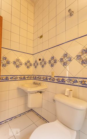Casa à venda com 420m², 3 quartos e 8 vagasBanheiro Social