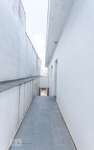Casa à venda com 420m², 3 quartos e 8 vagasCorredor Lateral Externo