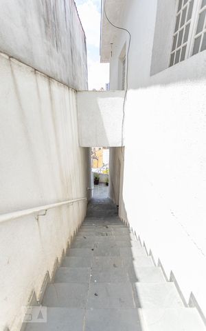 Casa à venda com 420m², 3 quartos e 8 vagasEscada Garagem