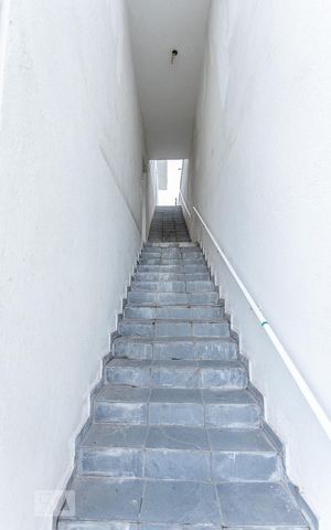 Casa à venda com 420m², 3 quartos e 8 vagasEscada Área de Serviço