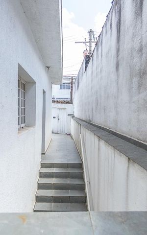 Casa à venda com 420m², 3 quartos e 8 vagasVaranda Quarto 2