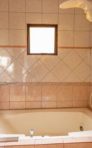 Casa à venda com 420m², 3 quartos e 8 vagasBanheiro Suíte