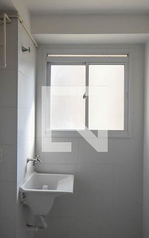 Apartamento para alugar com 42m², 2 quartos e sem vaga Apartamento para alugar com 42m², 2 quartos e sem vagaÁrea de serviço