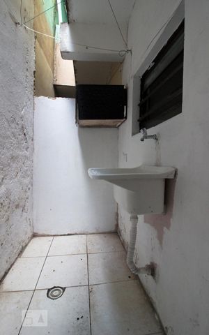 Casa para alugar com 35m², 1 quarto e sem vagaÁrea de Serviço