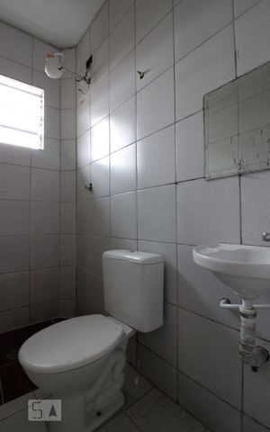 Casa para alugar com 35m², 1 quarto e sem vagaBanheiro