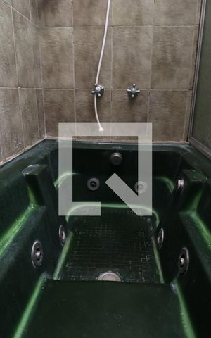Casa para alugar com 138m², 2 quartos e 2 vagasBanheira