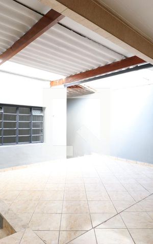 Casa para alugar com 138m², 2 quartos e 2 vagasQuintal