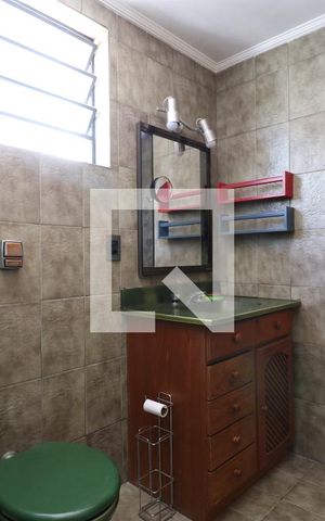 Casa para alugar com 138m², 2 quartos e 2 vagasBanheiro 1