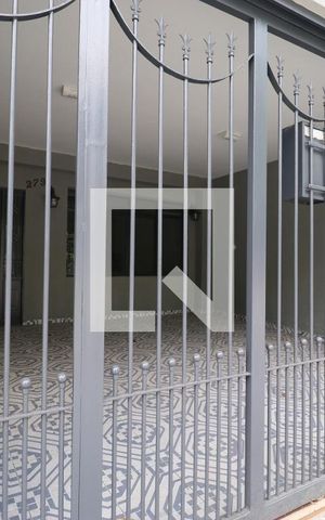 Casa para alugar com 138m², 2 quartos e 2 vagasFachada