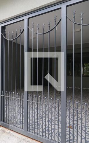 Casa para alugar com 138m², 2 quartos e 2 vagasFachada