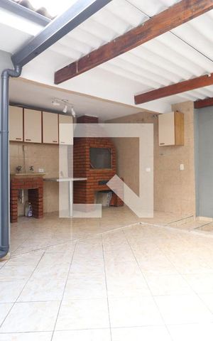 Casa para alugar com 138m², 2 quartos e 2 vagasQuintal