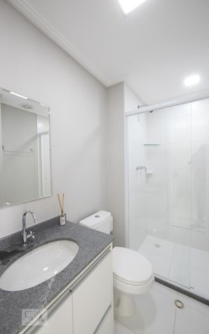 Apartamento para alugar com 32m², 1 quarto e sem vaga Apartamento para alugar com 32m², 1 quarto e sem vagaBanheiro Social