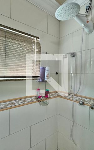 Casa de condomínio à venda com 296m², 4 quartos e 3 vagas Casa de condomínio à venda com 296m², 4 quartos e 3 vagasSuíte 1 Master - Banheiro