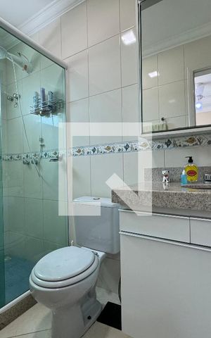 Casa de condomínio à venda com 296m², 4 quartos e 3 vagas Casa de condomínio à venda com 296m², 4 quartos e 3 vagasSuíte 4 - Banheiro