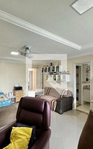 Casa de condomínio à venda com 296m², 4 quartos e 3 vagas Casa de condomínio à venda com 296m², 4 quartos e 3 vagasSuíte 1 Master