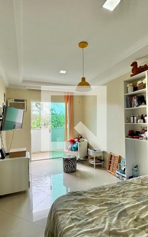 Casa de condomínio à venda com 296m², 4 quartos e 3 vagas Casa de condomínio à venda com 296m², 4 quartos e 3 vagasSuíte 3