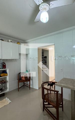Casa de condomínio à venda com 296m², 4 quartos e 3 vagas Casa de condomínio à venda com 296m², 4 quartos e 3 vagasCozinha
