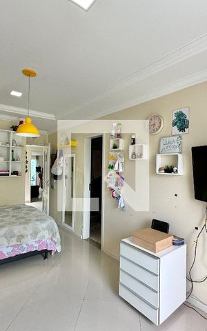 Casa de condomínio à venda com 296m², 4 quartos e 3 vagas Casa de condomínio à venda com 296m², 4 quartos e 3 vagasSuíte 3