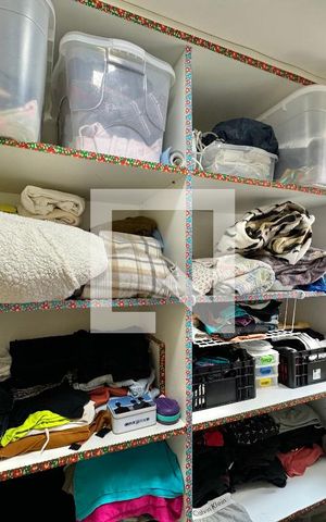 Casa de condomínio à venda com 296m², 4 quartos e 3 vagas Casa de condomínio à venda com 296m², 4 quartos e 3 vagasSuíte 3 - Closet