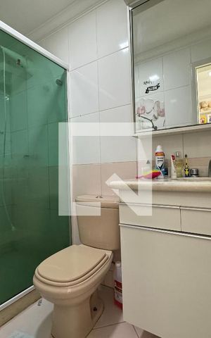 Casa de condomínio à venda com 296m², 4 quartos e 3 vagas Casa de condomínio à venda com 296m², 4 quartos e 3 vagasSuíte 3 - Banheiro