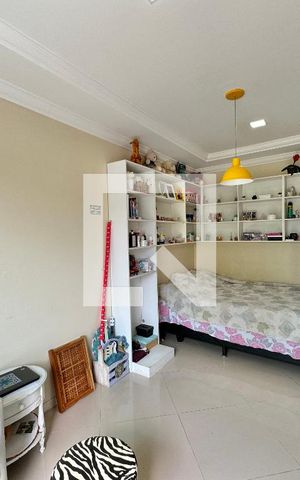 Casa de condomínio à venda com 296m², 4 quartos e 3 vagas Casa de condomínio à venda com 296m², 4 quartos e 3 vagasSuíte 3