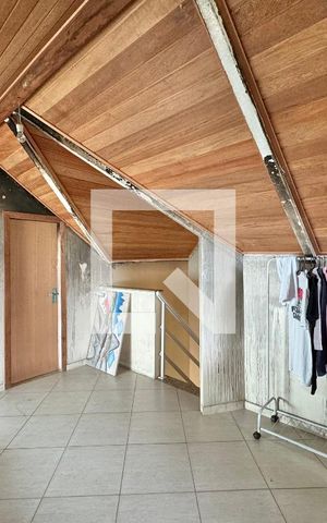 Casa de condomínio à venda com 296m², 4 quartos e 3 vagas Casa de condomínio à venda com 296m², 4 quartos e 3 vagasSótão