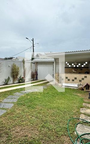 Casa de condomínio à venda com 296m², 4 quartos e 3 vagas Casa de condomínio à venda com 296m², 4 quartos e 3 vagasÁrea externa