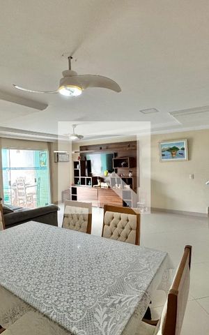 Casa de condomínio à venda com 296m², 4 quartos e 3 vagas Casa de condomínio à venda com 296m², 4 quartos e 3 vagasSala