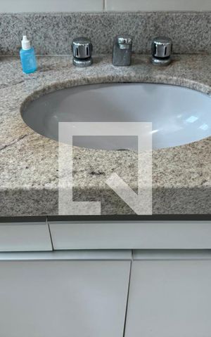 Casa de condomínio à venda com 296m², 4 quartos e 3 vagas Casa de condomínio à venda com 296m², 4 quartos e 3 vagasSuíte 4 - Banheiro