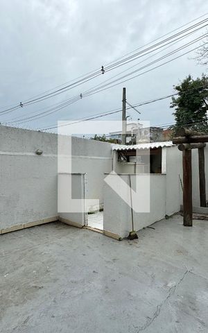 Casa de condomínio à venda com 296m², 4 quartos e 3 vagas Casa de condomínio à venda com 296m², 4 quartos e 3 vagasÁrea externa