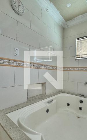 Casa de condomínio à venda com 296m², 4 quartos e 3 vagas Casa de condomínio à venda com 296m², 4 quartos e 3 vagasSuíte 1 Master - Banheiro