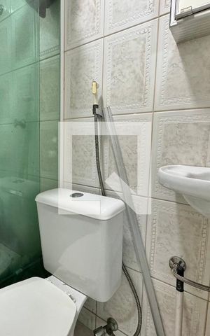 Casa de condomínio à venda com 296m², 4 quartos e 3 vagas Casa de condomínio à venda com 296m², 4 quartos e 3 vagasÁrea de Serviço - Banheiro