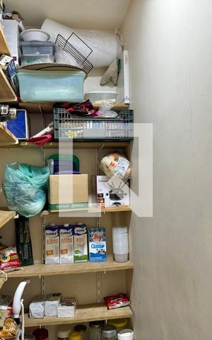 Casa de condomínio à venda com 296m², 4 quartos e 3 vagas Casa de condomínio à venda com 296m², 4 quartos e 3 vagasCozinha - Despensa