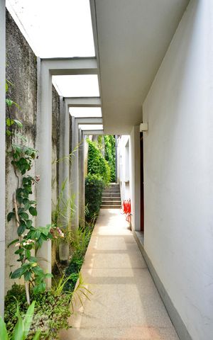 Casa à venda com 250m², 3 quartos e 2 vagasCorredor