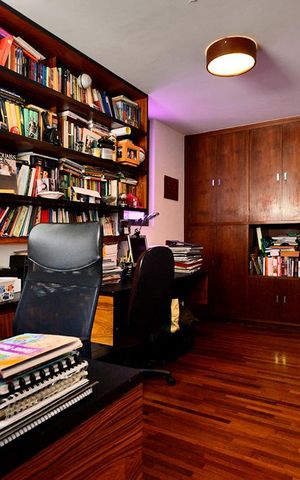 Casa à venda com 250m², 3 quartos e 2 vagasEscritório