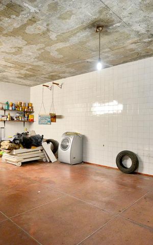 Casa à venda com 250m², 3 quartos e 2 vagasGaragem
