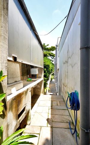 Casa à venda com 250m², 3 quartos e 2 vagasCorredor