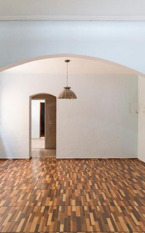 Casa à venda com 100m², 4 quartos e 2 vagasSala