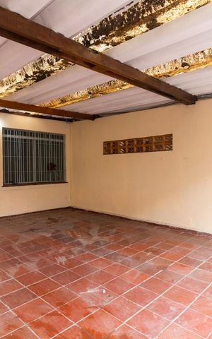 Casa à venda com 100m², 4 quartos e 2 vagasGaragem