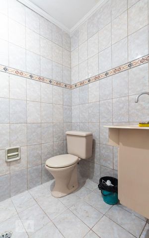 Casa à venda com 100m², 4 quartos e 2 vagasBanheiro - Edícula