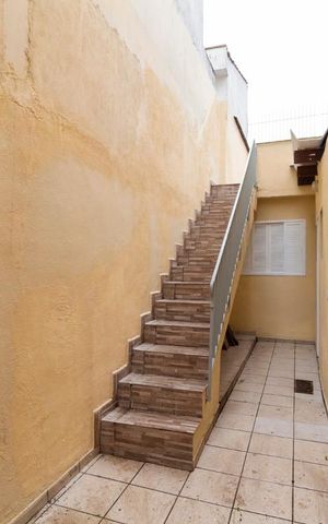 Casa à venda com 100m², 4 quartos e 2 vagascorredor lateral