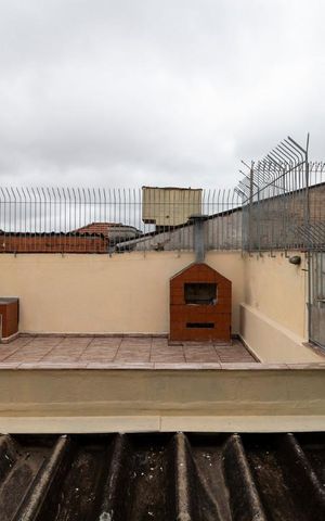 Casa à venda com 100m², 4 quartos e 2 vagasVista
