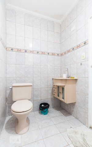 Casa à venda com 100m², 4 quartos e 2 vagasBanheiro - Edícula