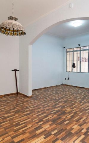 Casa à venda com 100m², 4 quartos e 2 vagasSala
