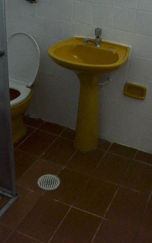Apartamento para alugar com 55m², 2 quartos e sem vaga Apartamento para alugar com 55m², 2 quartos e sem vagaBanheiro