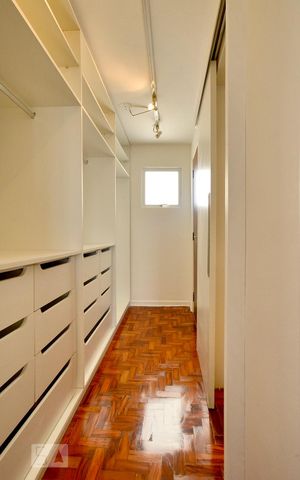 Apartamento para alugar com 82m², 2 quartos e 1 vagaCloset