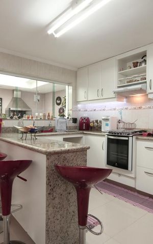 Casa à venda com 160m², 3 quartos e 2 vagasCozinha
